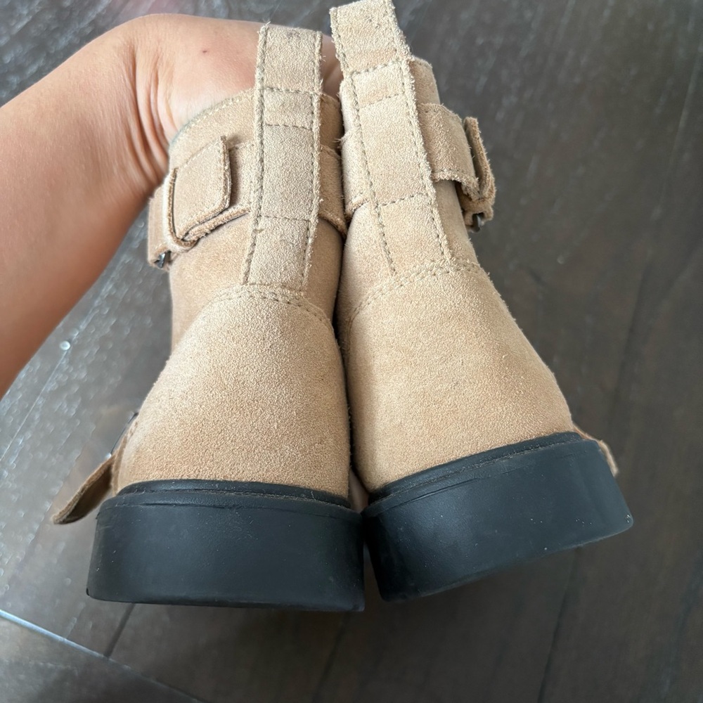 Ugg Ashton Short Weather Boot Boots Tan Suede Buckle Beige Size 3 Kids Unisex - Picture 8 of 12